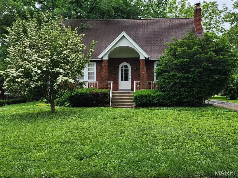 260 Julia PL, Belleville, IL 62223