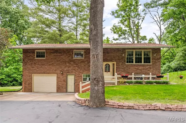 1209 Eiler RD, Belleville, IL 62223