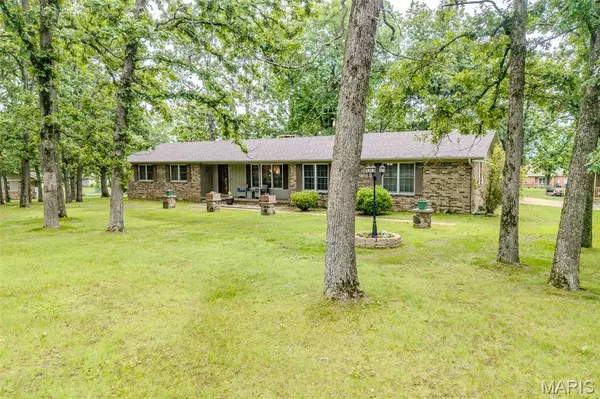 20128 SW Oakwood DR, Lebanon, MO 65536