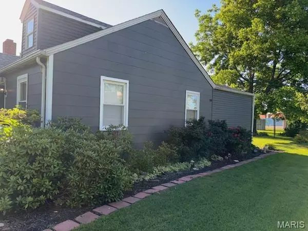 Charleston, MO 63834,212 South ST