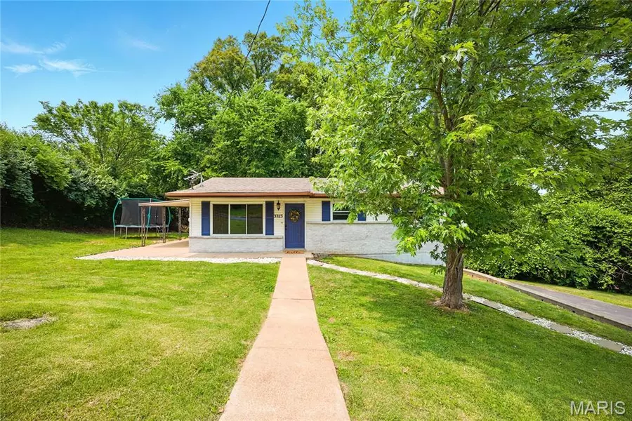 3323 Eldon DR, Imperial, MO 63052