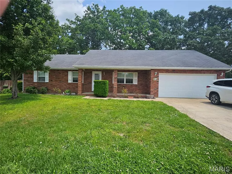 19738 Stirrup LN, MO 65583