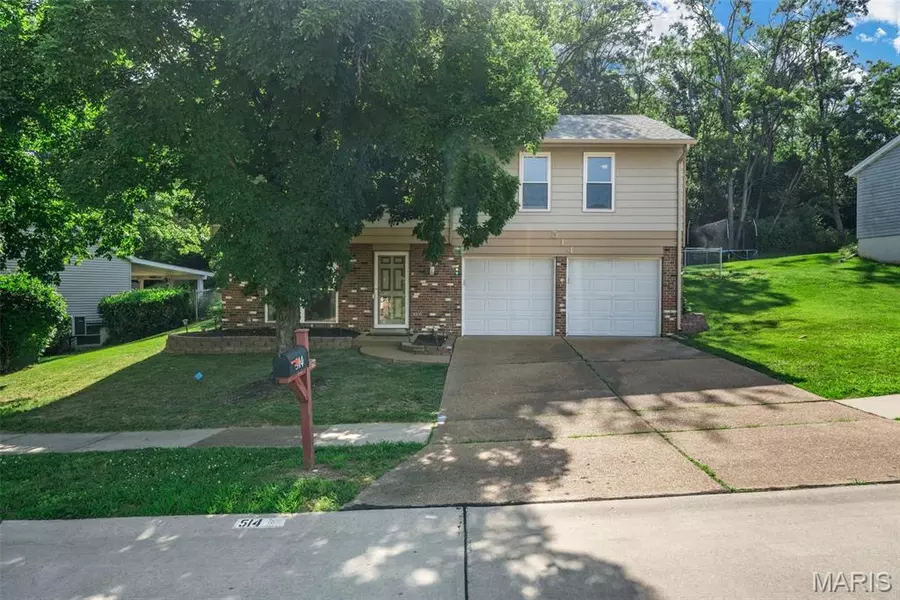 514 Green Forest DR, Fenton, MO 63026