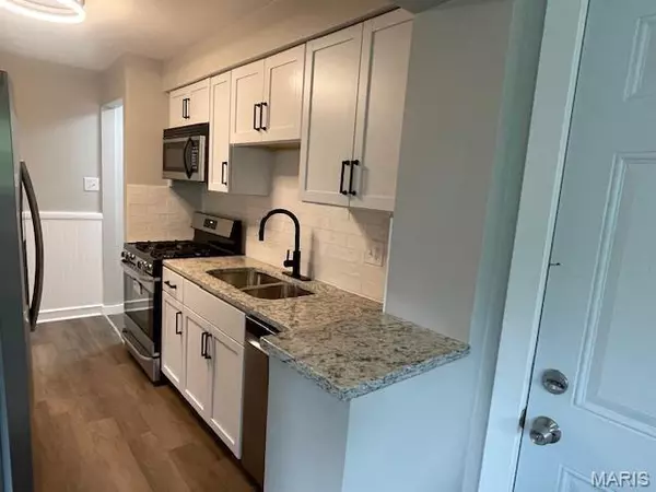 Bellefontaine Nghbrs, MO 63137,9638 Colony DR