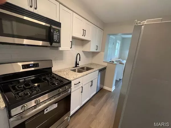 Bellefontaine Nghbrs, MO 63137,9638 Colony DR