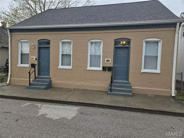 411 S 1st ST, Belleville, IL 62220