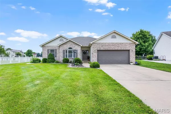 14 W Picketts XING, Edwardsville, IL 62025
