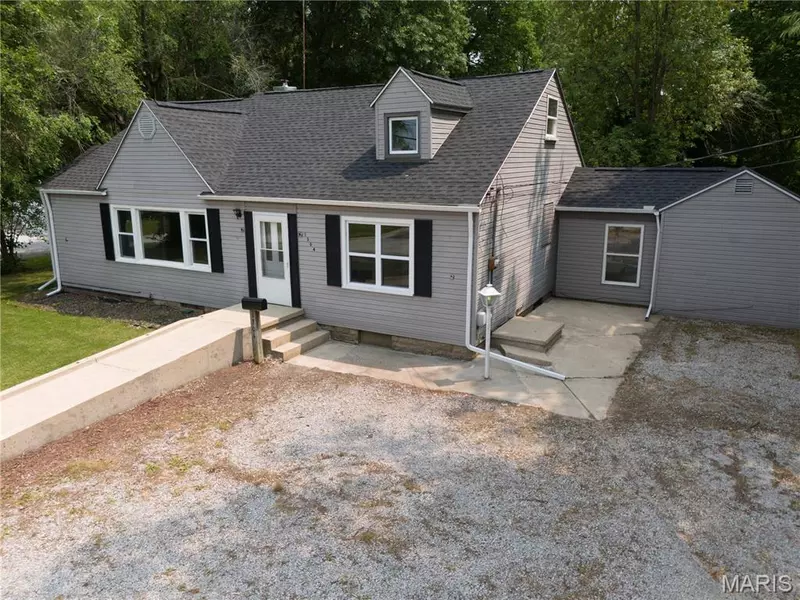 1304 St Louis AVE, Vandalia, IL 62471