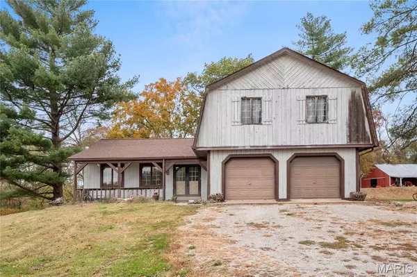 2745 Zingg RD, Millstadt, IL 62260