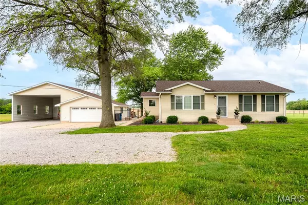 5839 State Route 4, Alhambra, IL 62001