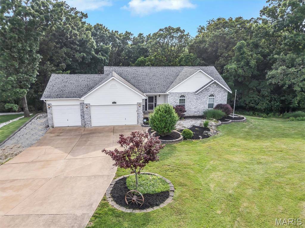 3001 Peach Blossom CT, High Ridge, MO 63049