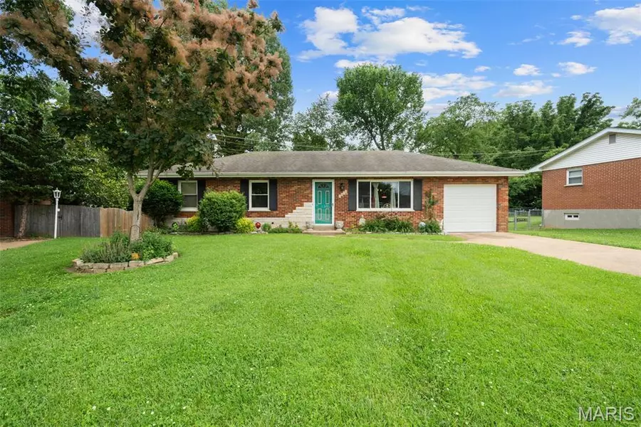 2604 Jonathan DR, Mehlville, MO 63125