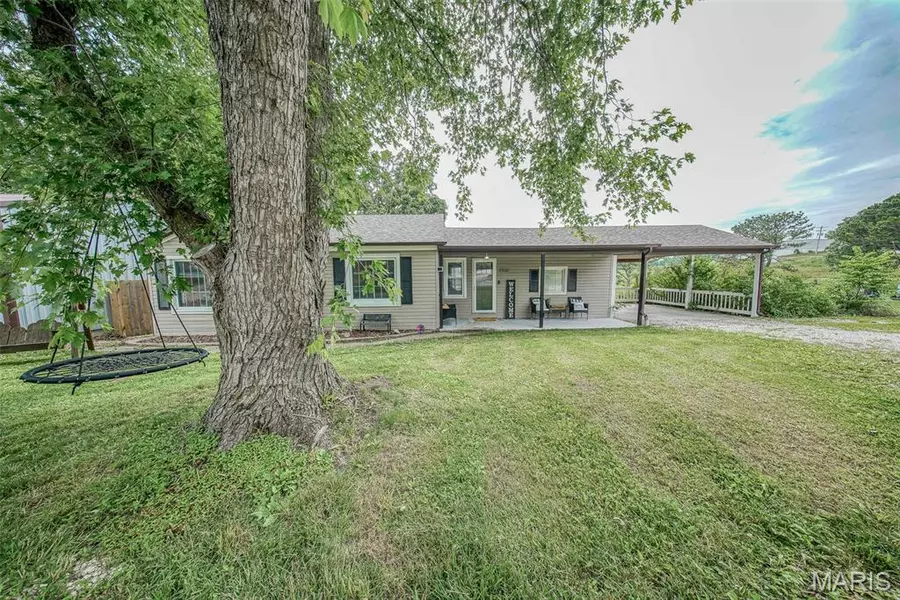 17920 Highway 8, St James, MO 65559