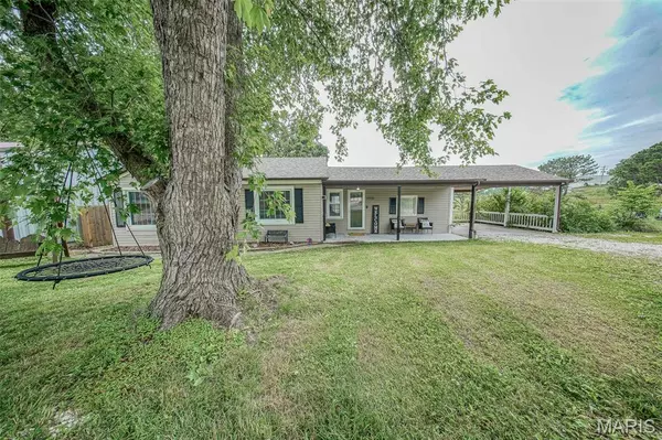 17920 Highway 8, St James, MO 65559