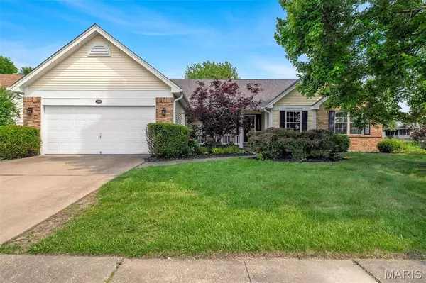1045 Sprinters Row DR, Florissant, MO 63034