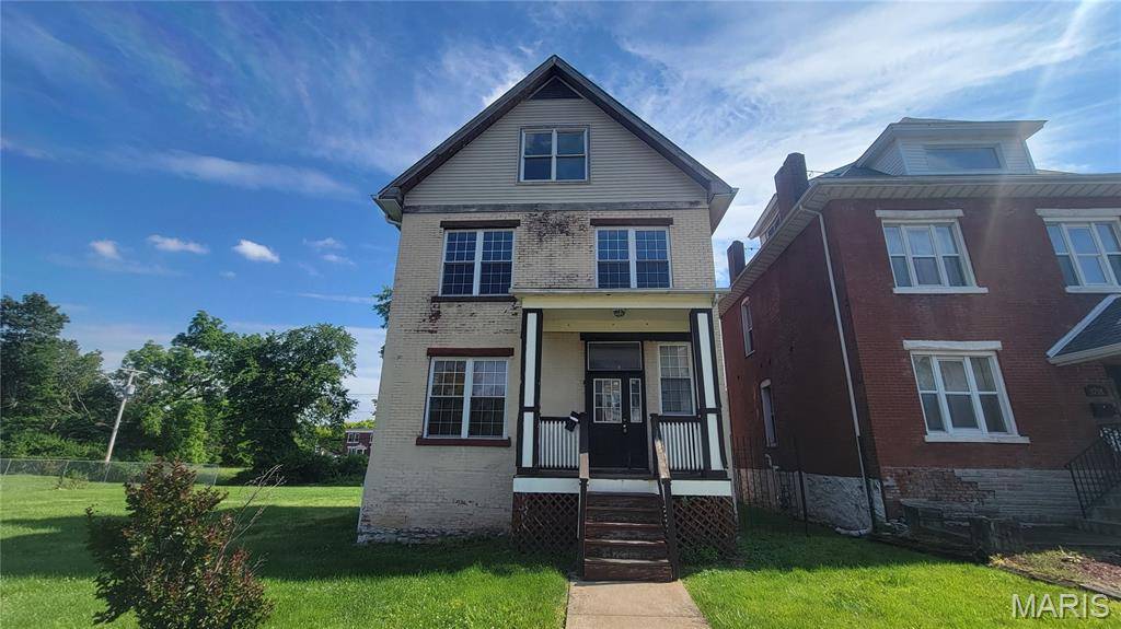 5714 Maple AVE, St Louis, MO 63112