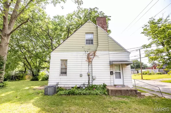 Belleville, IL 62220,412 E McKinley ST