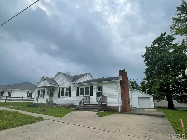 Dixon, MO 65459,103 E 3rd ST