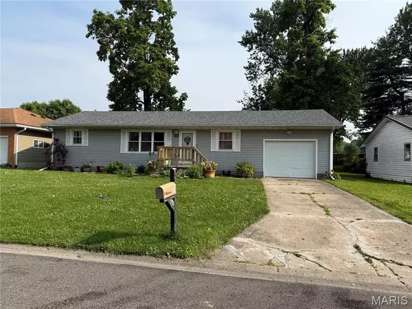 Jerseyville, IL 62052,320 Northmoor DR