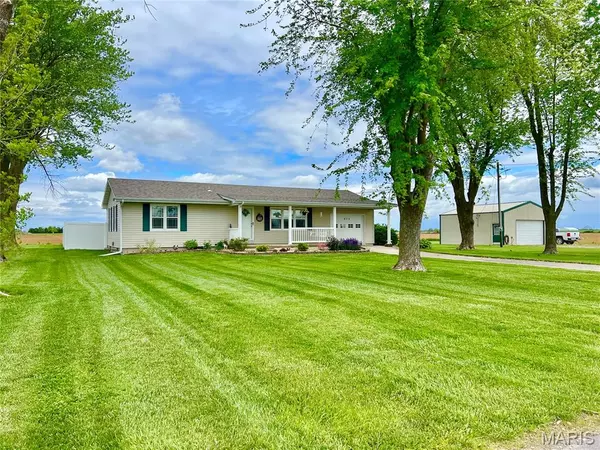 873 White RD, Montgomery City, MO 63361