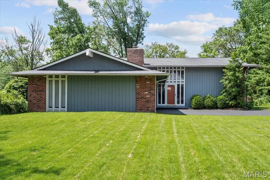 337 Ridge Trail DR, Chesterfield, MO 63017
