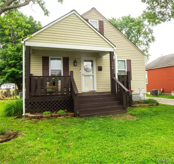109 N 13th ST, Wood River, IL 62095