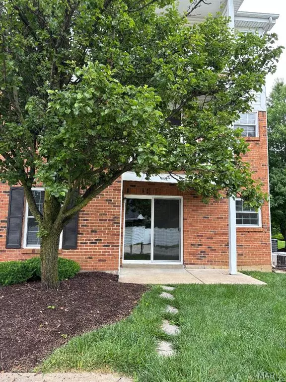 St Peters, MO 63376,480 Benton DR #A