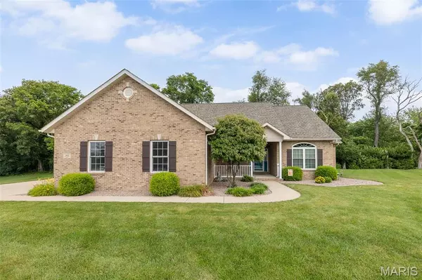 3100 High Pointe DR, Belleville, IL 62221