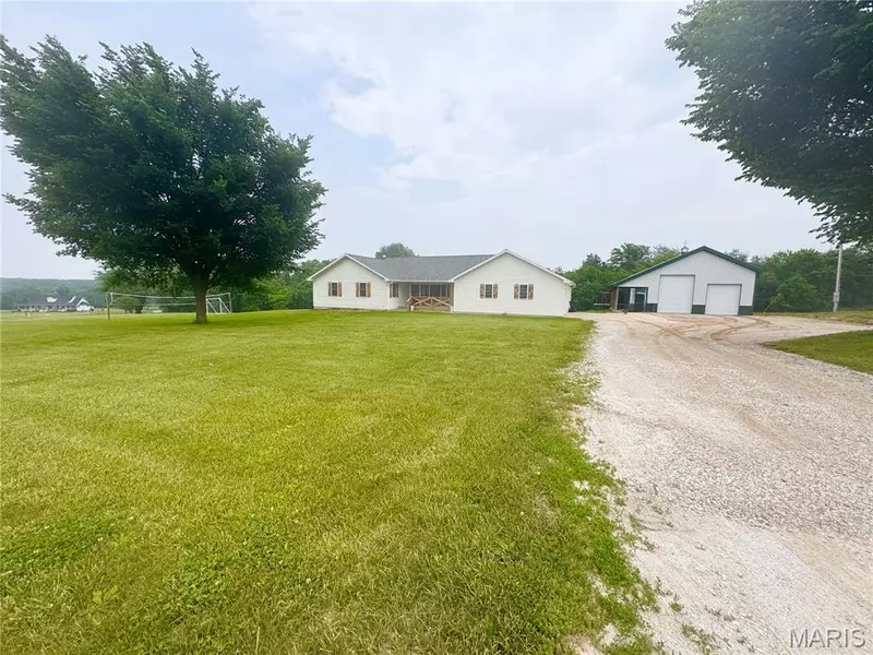 3581 Eagle Crest DR, Palmyra, MO 63461