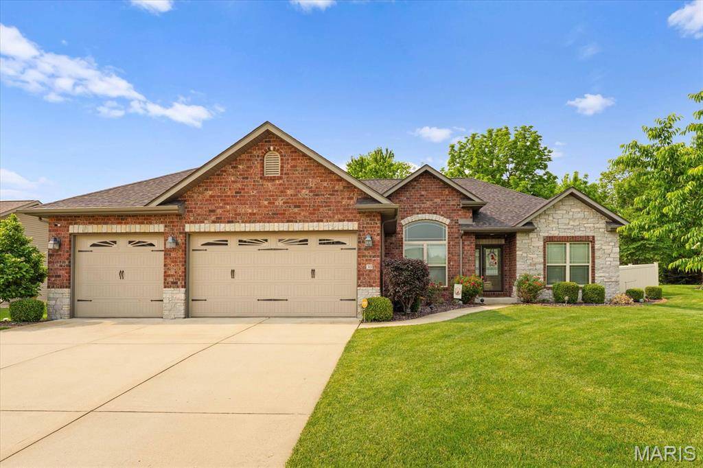 30 Ellington DR, Troy, IL 62294