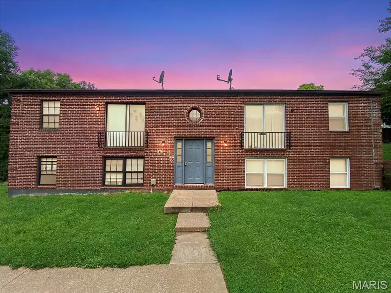 285 Mount Everest DR, Fenton, MO 63026