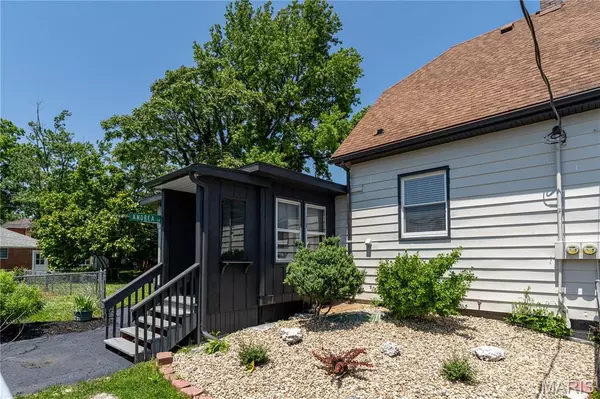 Collinsville, IL 62234,825 Vandalia ST