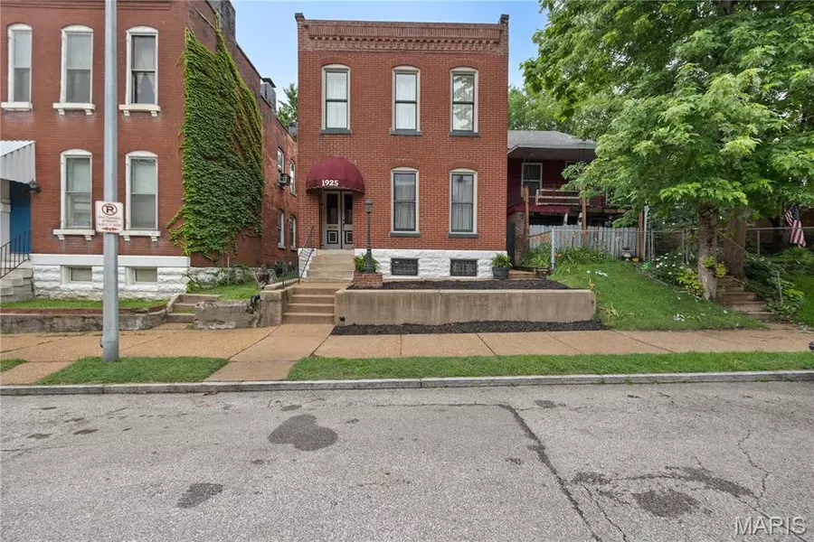 1925 Wyoming ST, St Louis, MO 63118