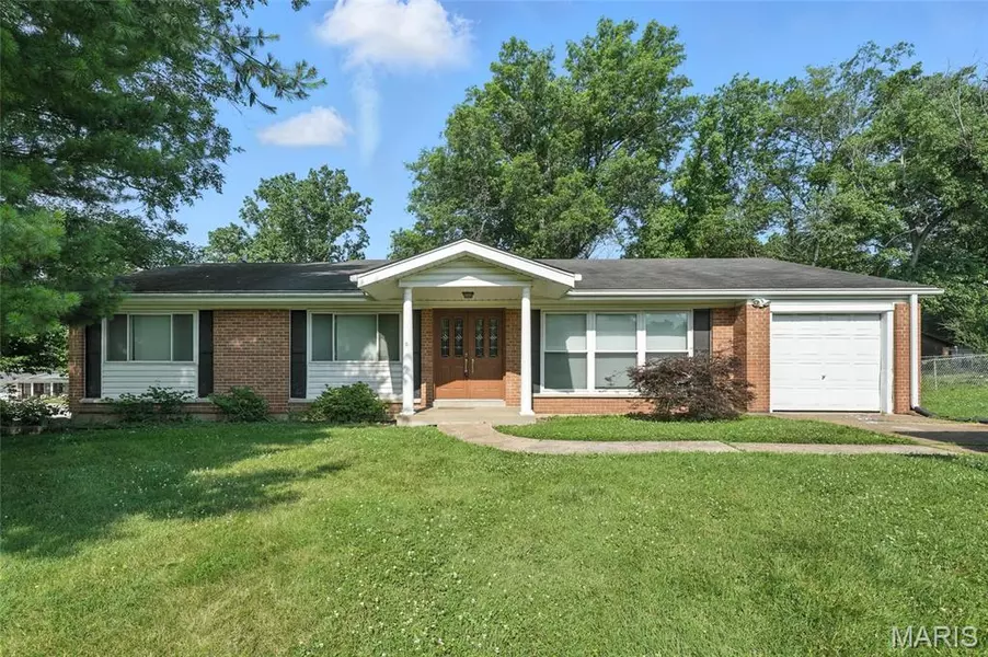 701 Fernview DR, St Louis, MO 63141