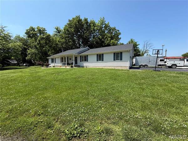 506 W Saint Clair ST, Freeburg, IL 62243