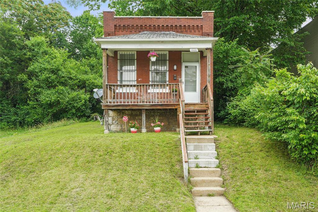 1055 Garth AVE, St Louis, MO 63147