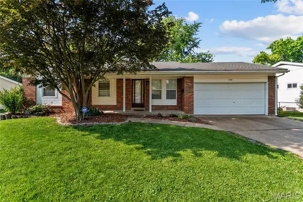 430 Coachway LN, Hazelwood, MO 63042