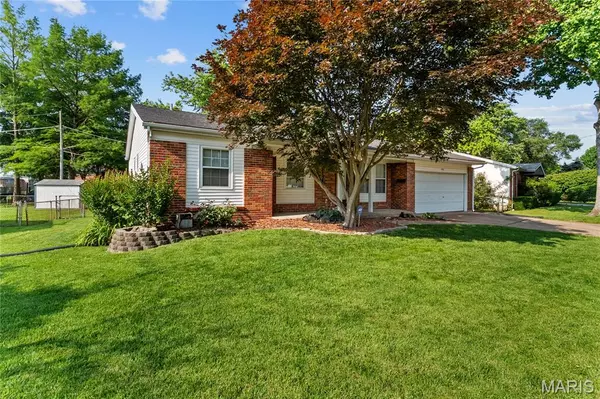 Hazelwood, MO 63042,430 Coachway LN