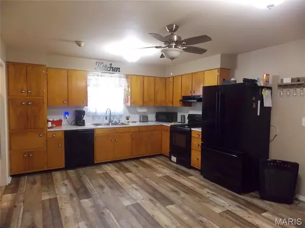 Poplar Bluff, MO 63901,2023 N 14th ST