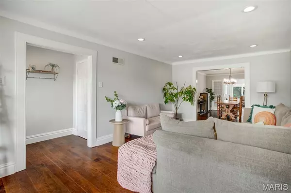 Glendale, MO 63122,858 Chelsea AVE