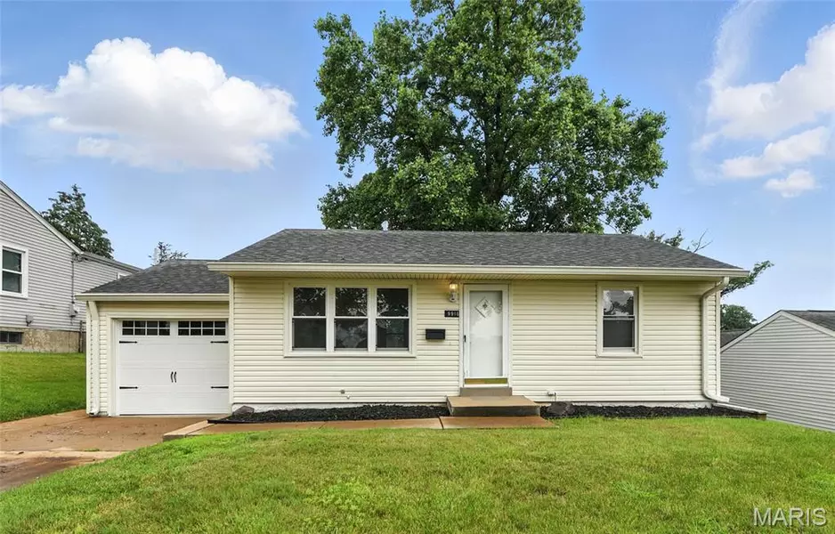 9916 Jan DR, Affton, MO 63123