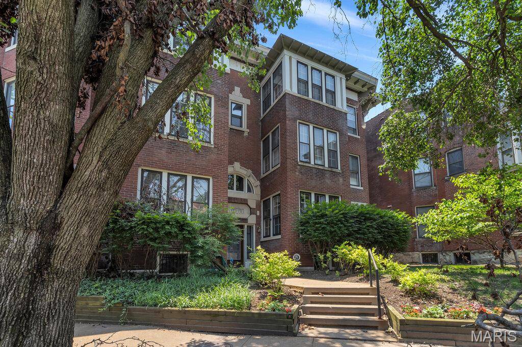 5858 Nina PL ##1W, St Louis, MO 63112
