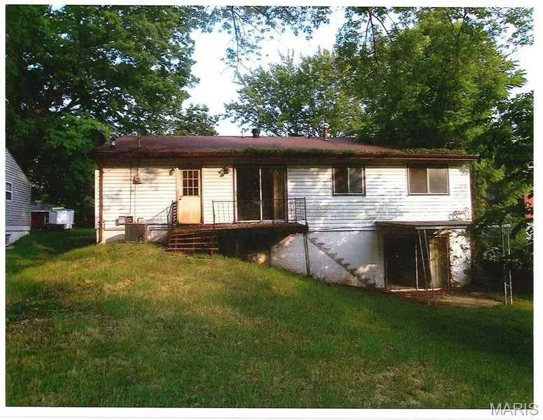 33 Potomac DR, Fairview Heights, IL 62208