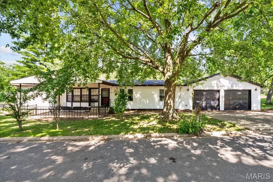 18 Periwinkle CIR, Belleville, IL 62220