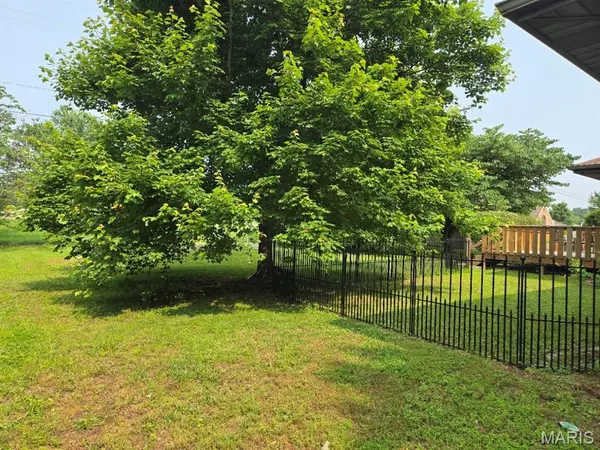 Lebanon, MO 65536,1217 Quail Valley CIR