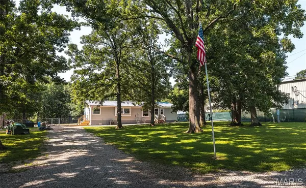 Dixon, MO 65459,13634 Highway D