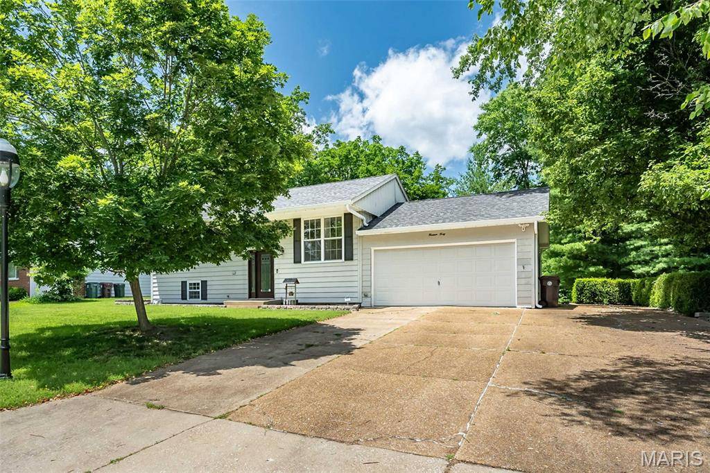 1440 Riverside DR, Fenton, MO 63026