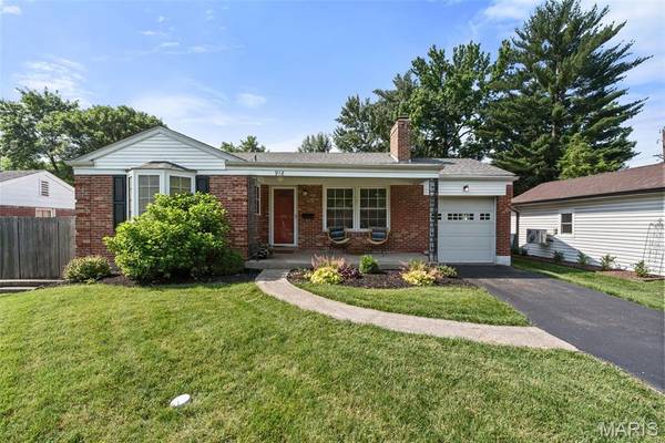 918 Glenbrook AVE, Glendale, MO 63122