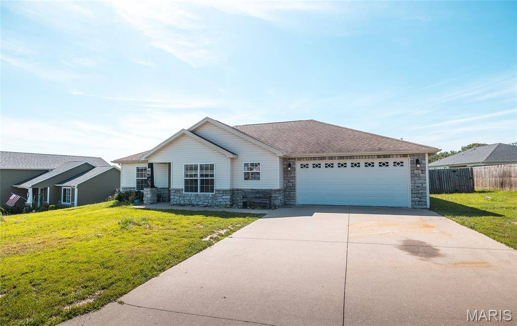 111 Brush Creek Pkwy, St Robert, MO 65584