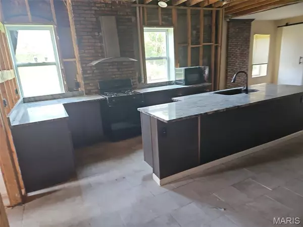 St Louis, MO 63107,4339 Linton